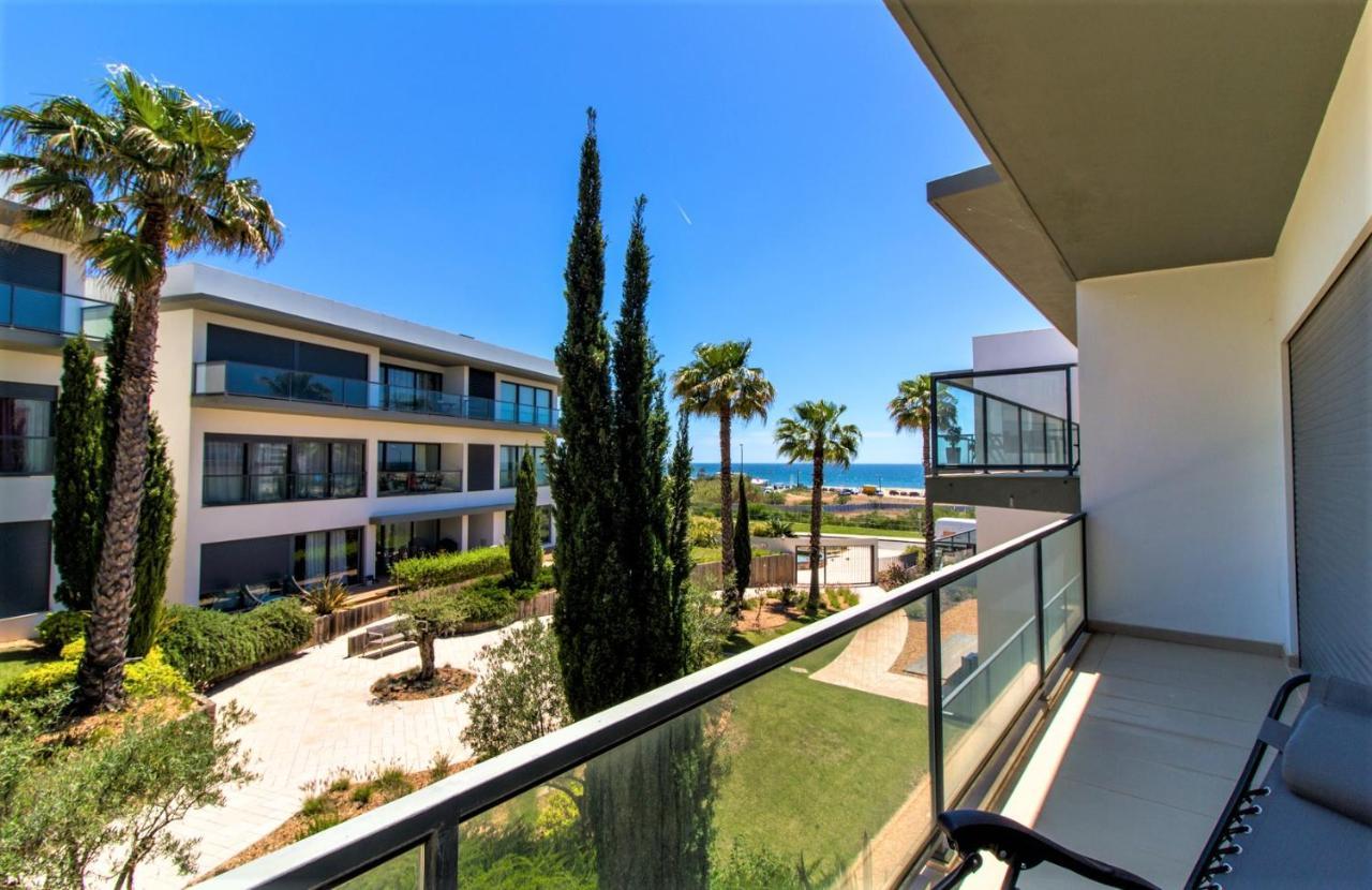 Apartamentos Cavalo Preto Beach Resort Картейра Экстерьер фото