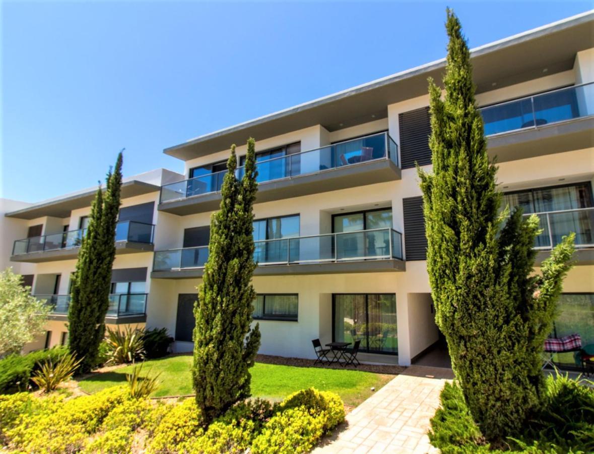 Apartamentos Cavalo Preto Beach Resort Картейра Экстерьер фото